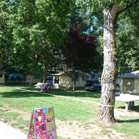 Camping Larribal Millau Zewnętrze zdjęcie